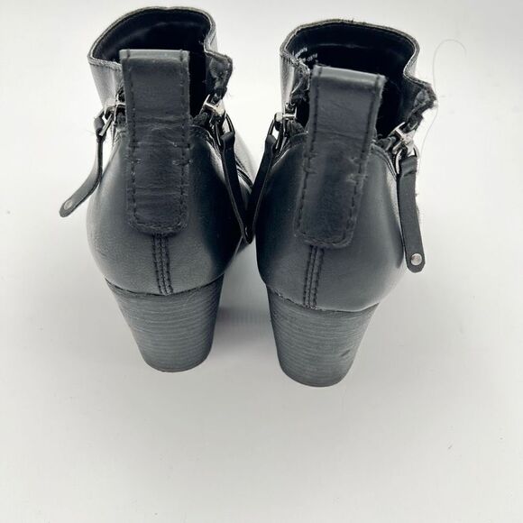 Dolce Vita DV Black Ankle Booties Women's Size 10 BK Faux Leather Cutout 3” Heel - Picture 3 of 8